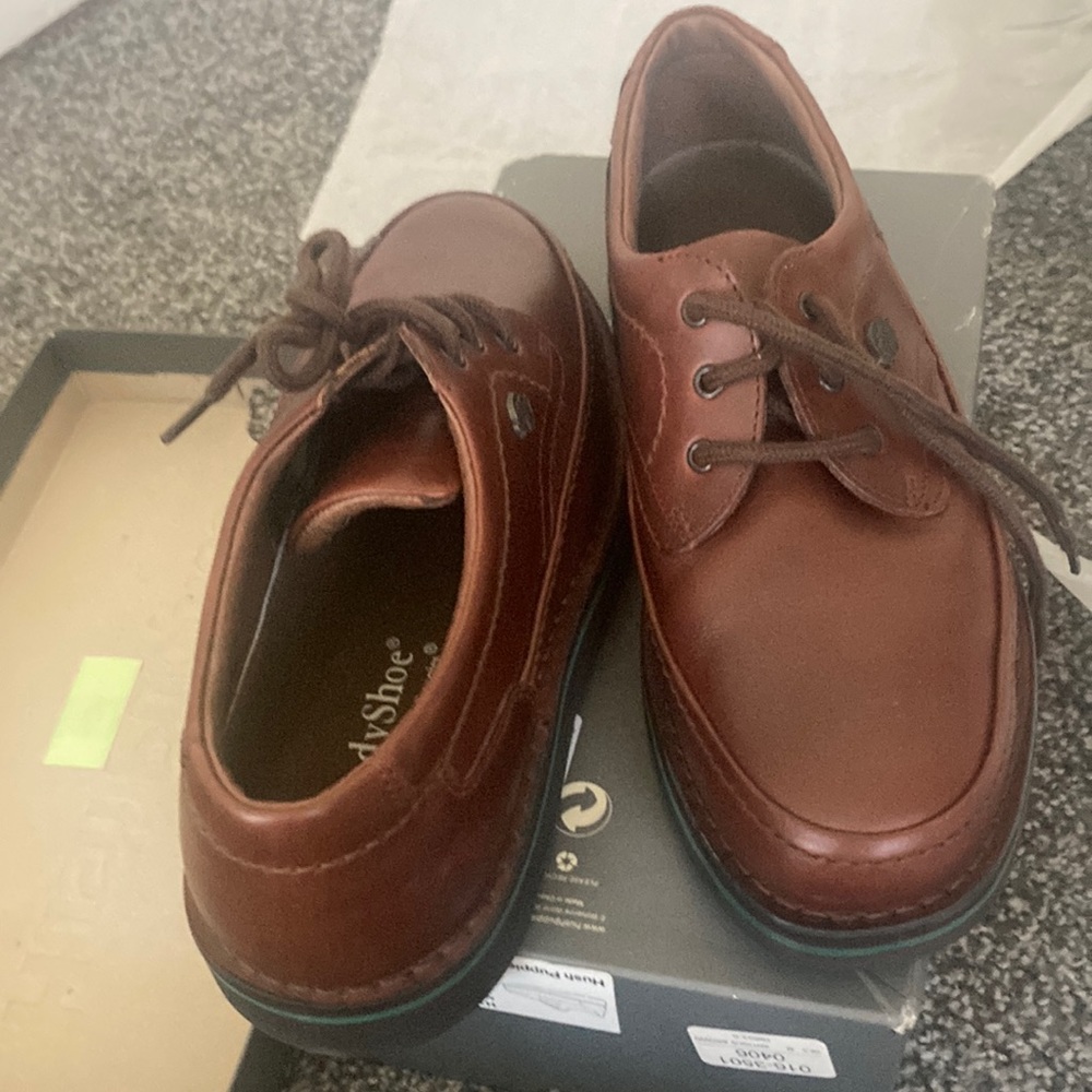 Hush puppies, men’s shoes, leather brown 8 1/2EW nwot
